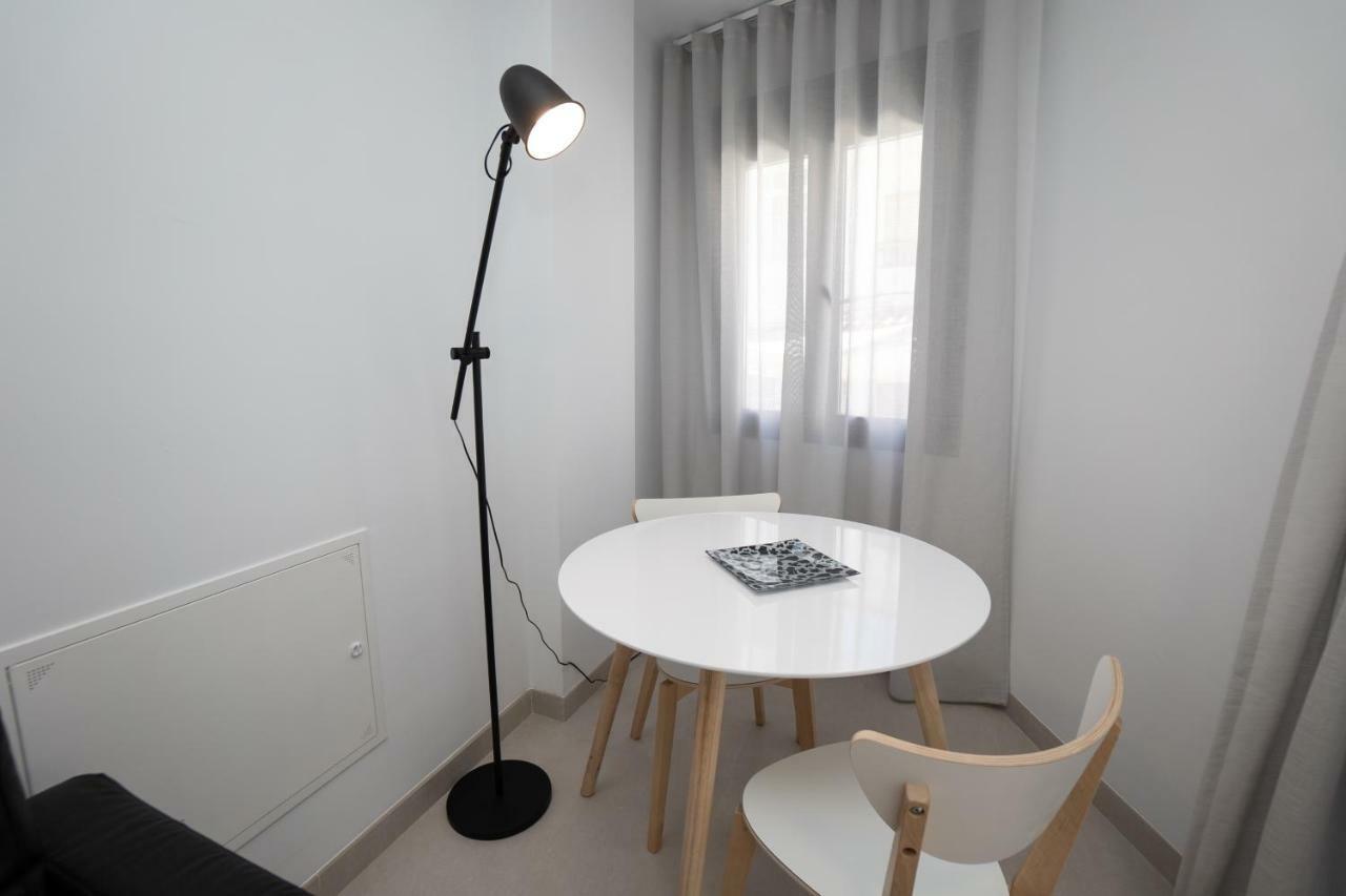 Apartamentos Mombasa 1 Planta Нерха Экстерьер фото