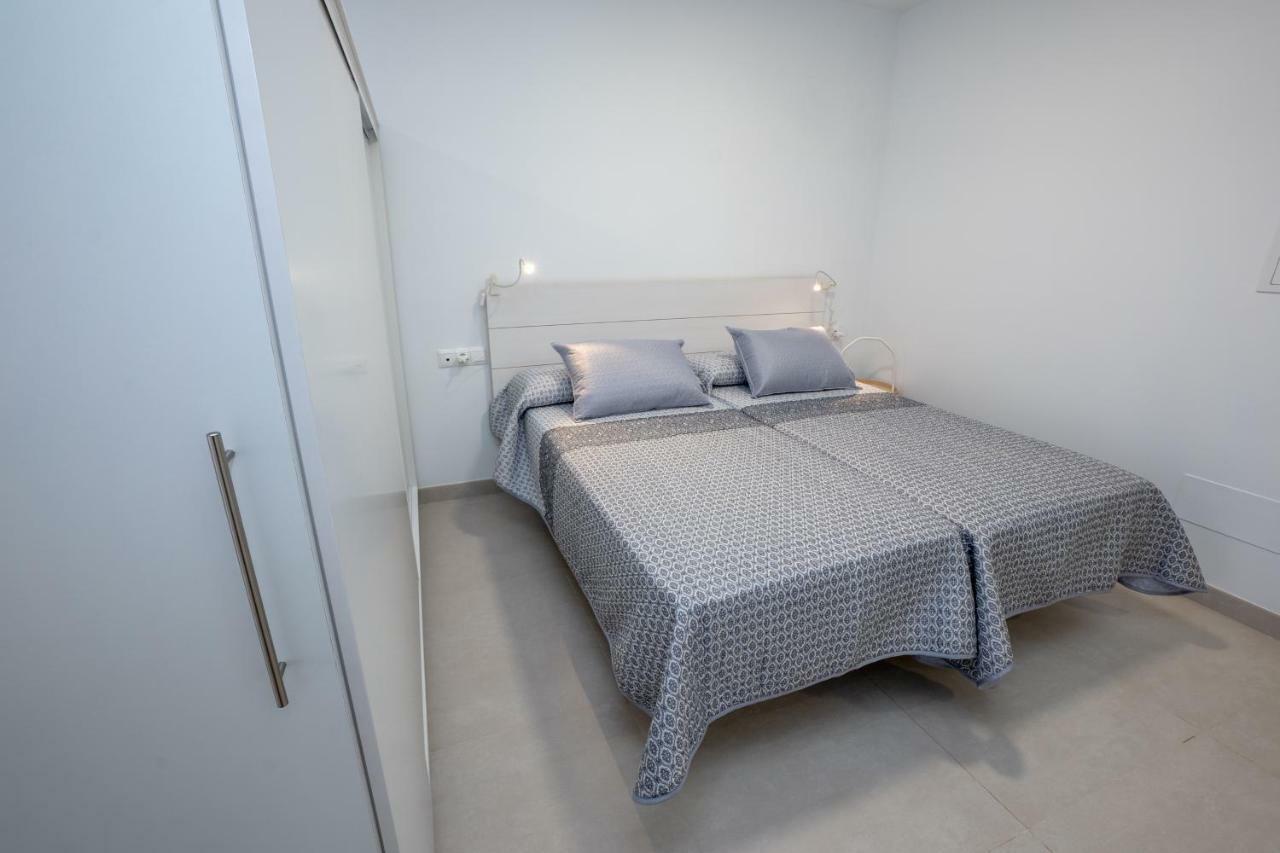Apartamentos Mombasa 1 Planta Нерха Экстерьер фото