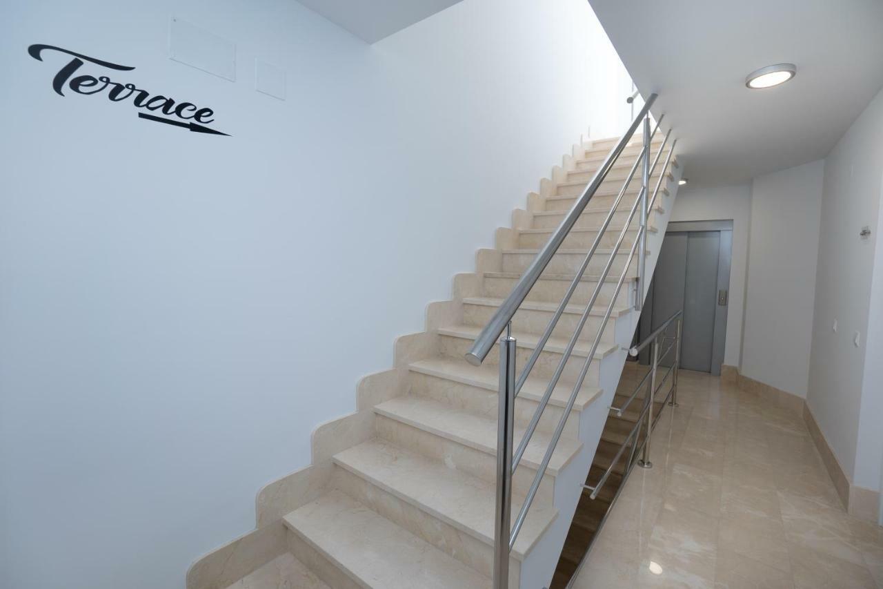 Apartamentos Mombasa 1 Planta Нерха Экстерьер фото