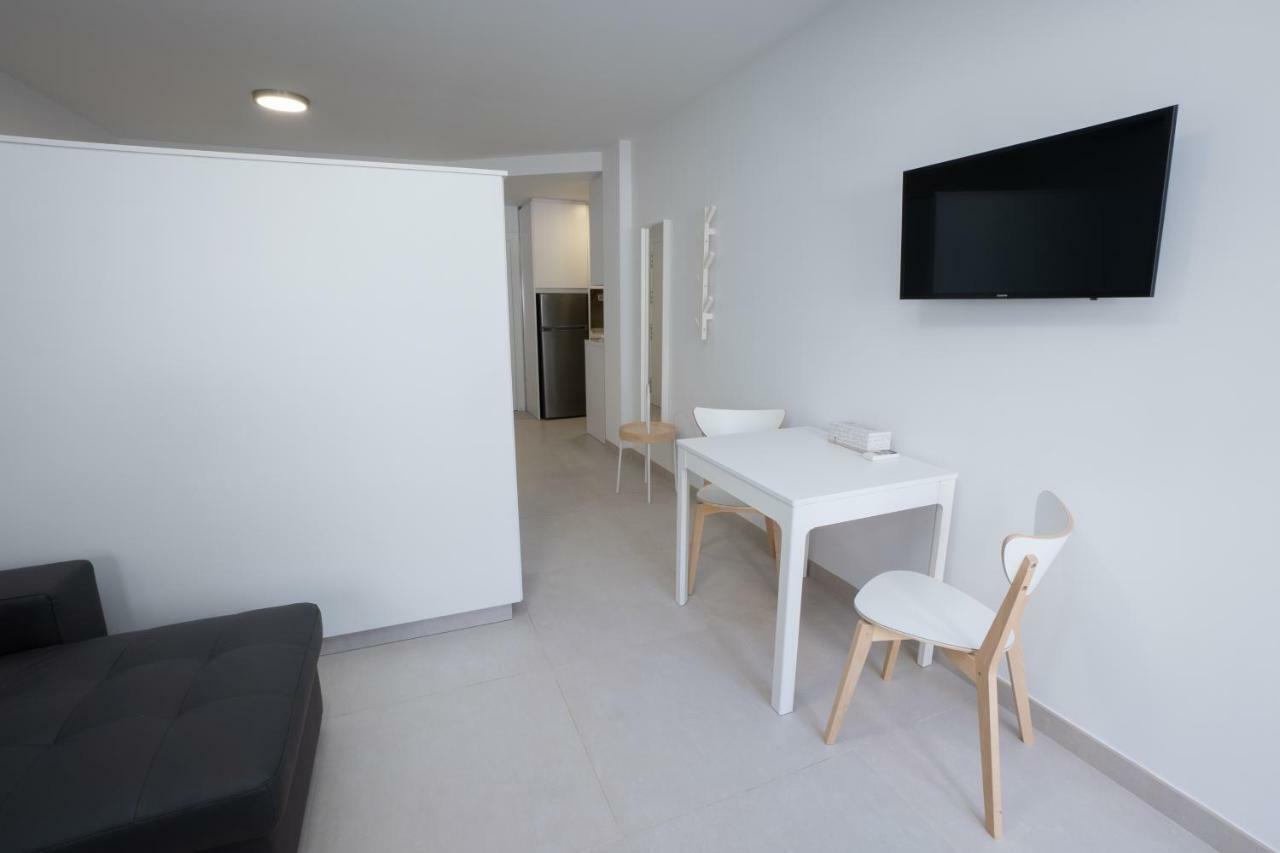 Apartamentos Mombasa 1 Planta Нерха Экстерьер фото